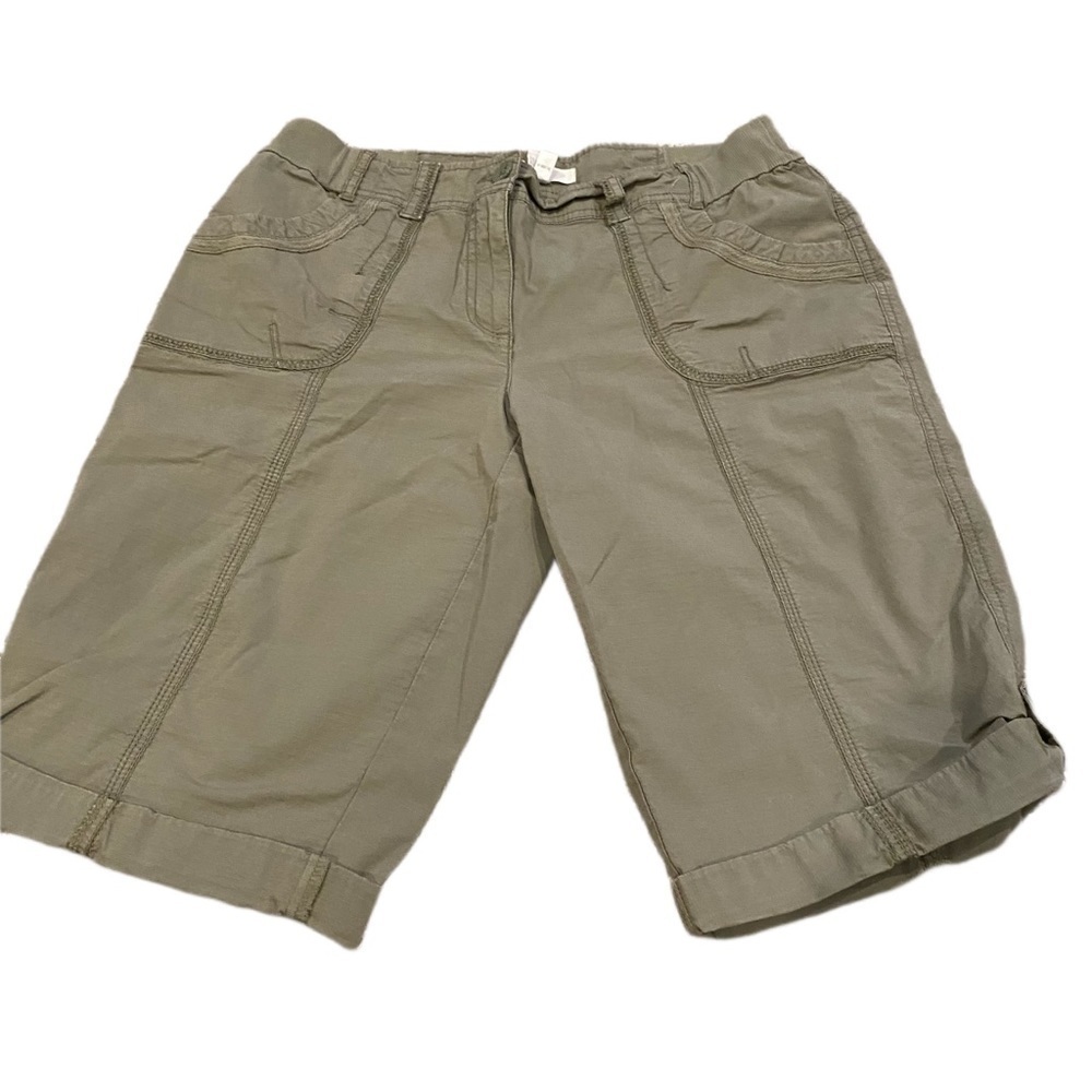 CHICO'S cargo shorts size 0.5